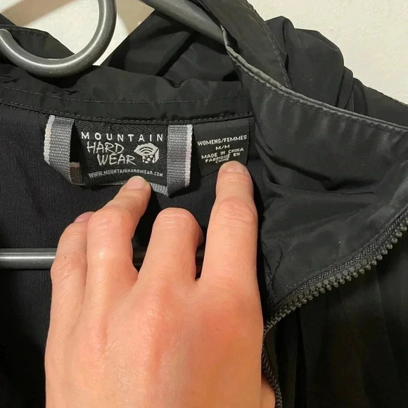 Mountain Hardwear Black Hooded Ski Jacket - Picture 5 of 9